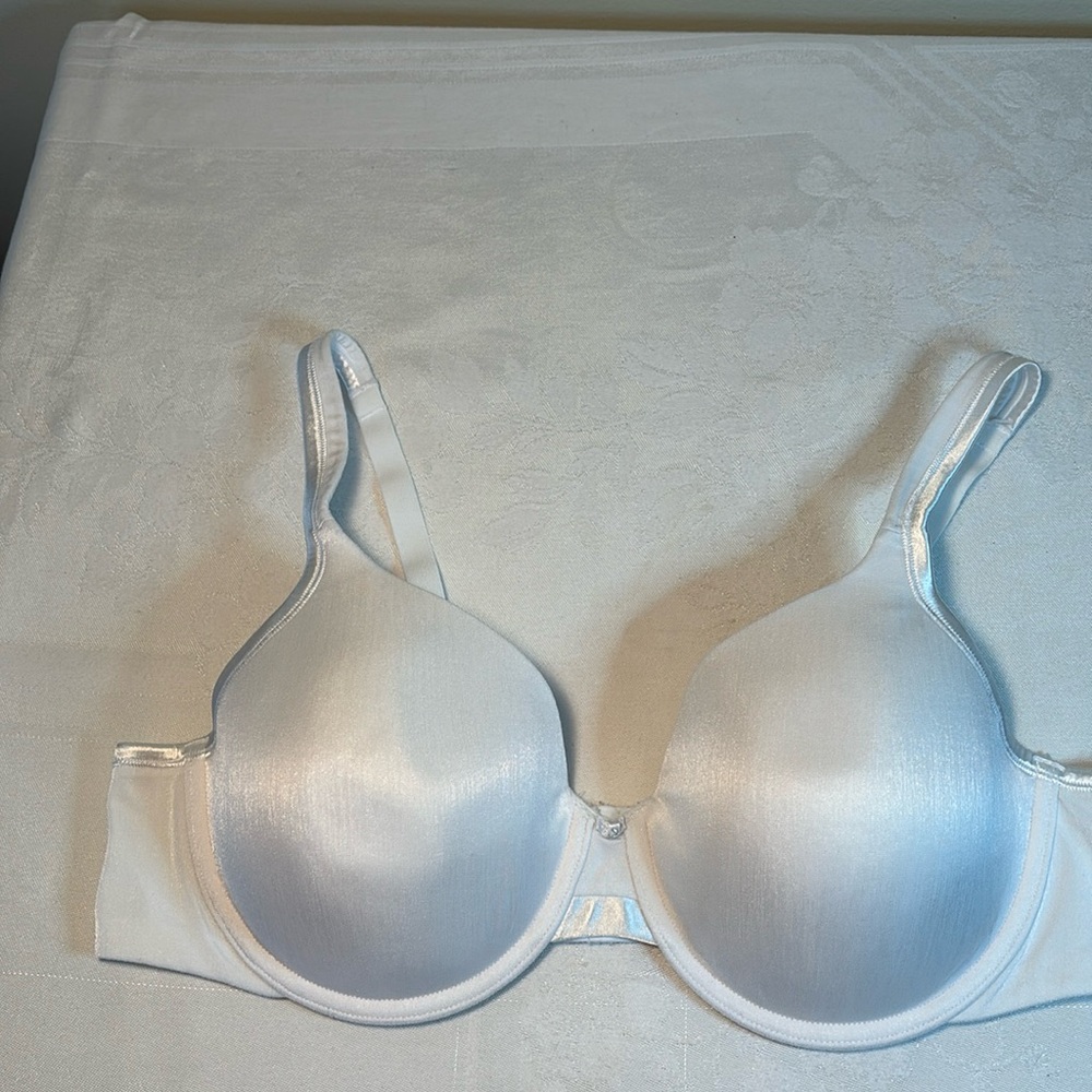 Vanity Fair Full Coverage White Bra Sz 42C